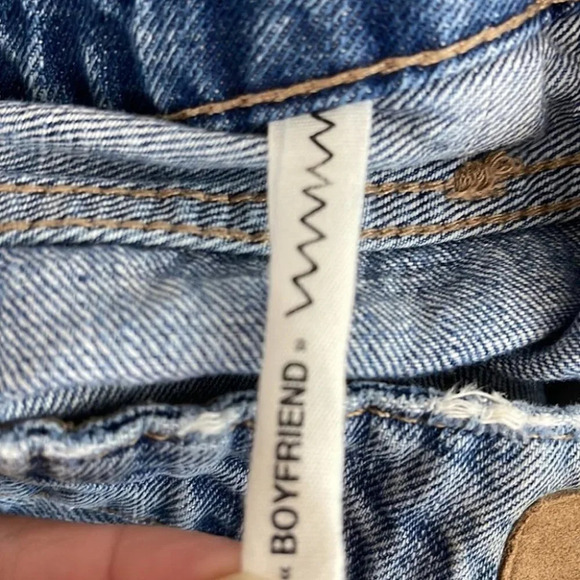 GARAGE Boyfriend Jeans Distressed Blue Light Wash Fray Hem Baggy Mid Rise Size 5 - Picture 9 of 11